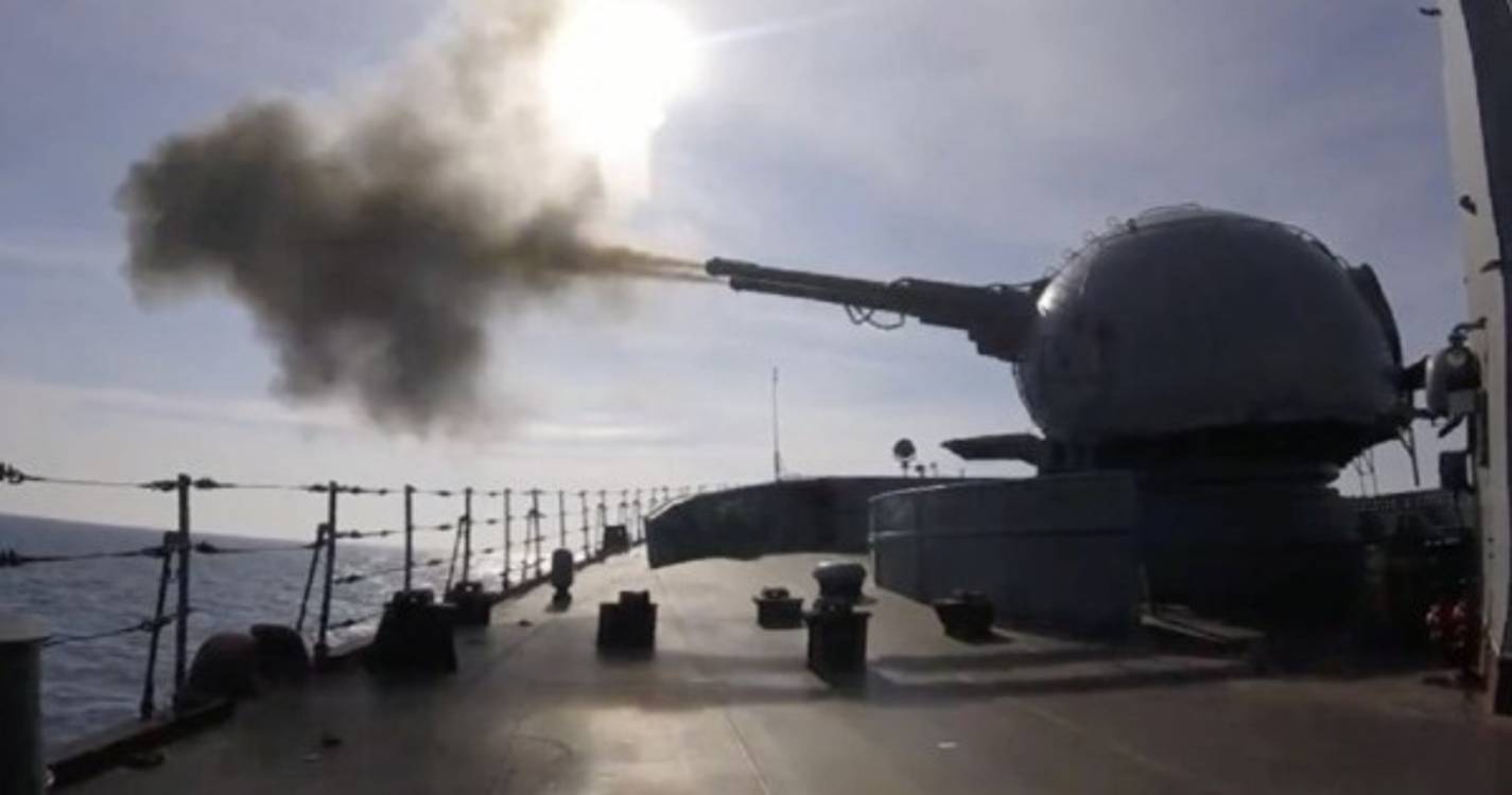 Ucrânia: Rússia confirma que navio Moskva afundou no Mar Negro