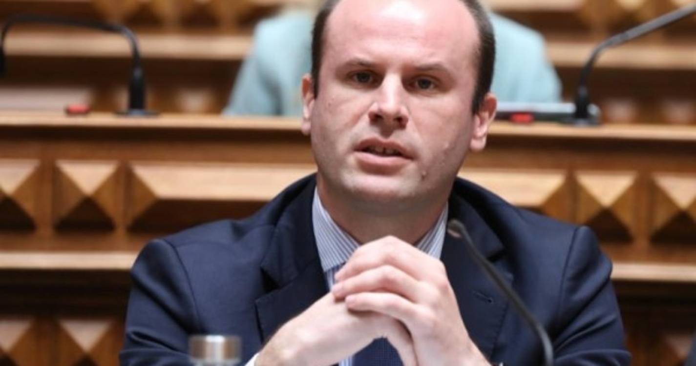 Miguel Iglésias questiona ministro da Economia sobre Registo Internacional de Navios