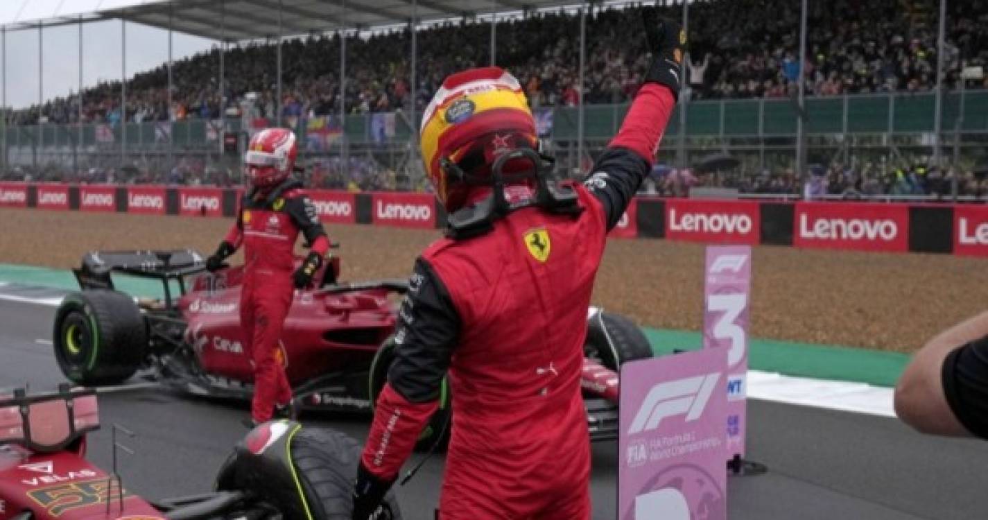 Carlos Sainz conquista primeira 'pole' da carreira em Silverstone
