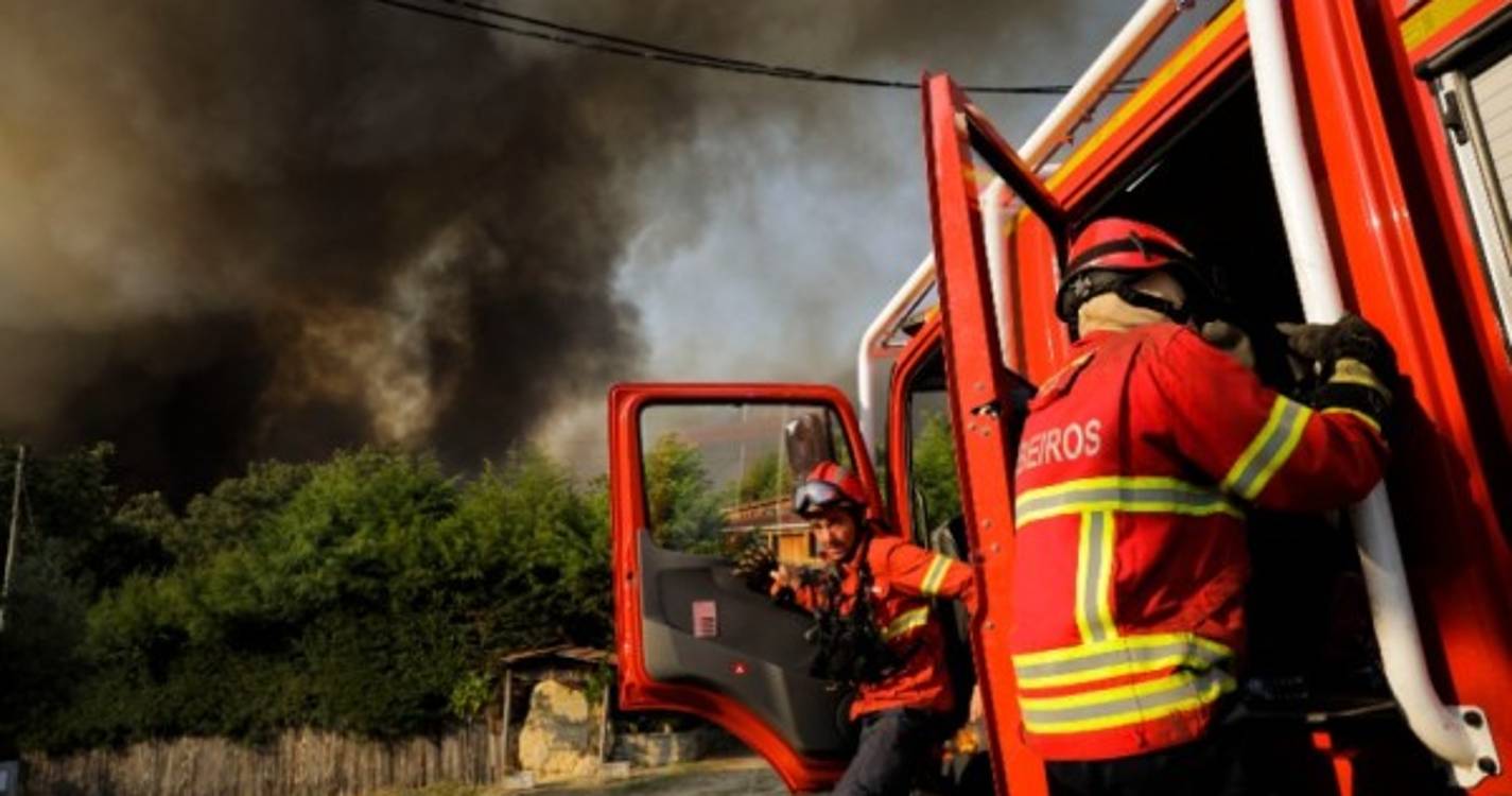 Costa cancela visita a Moçambique devido a risco de incêndios