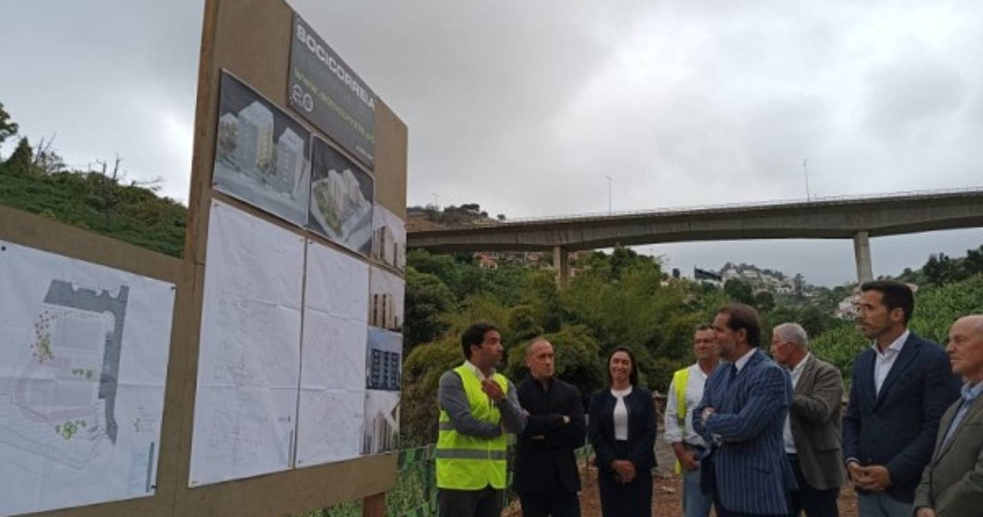 Habitação a custos controlados apresentada em Santo António