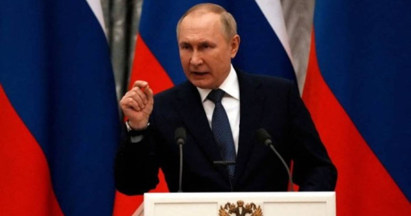 Putin defende gás russo e ex-chanceler Schroeder junto de Scholz