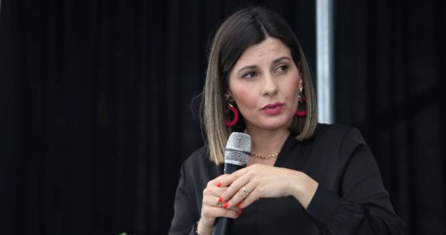 Verónica Faria apresenta livro na Semana da Cultura