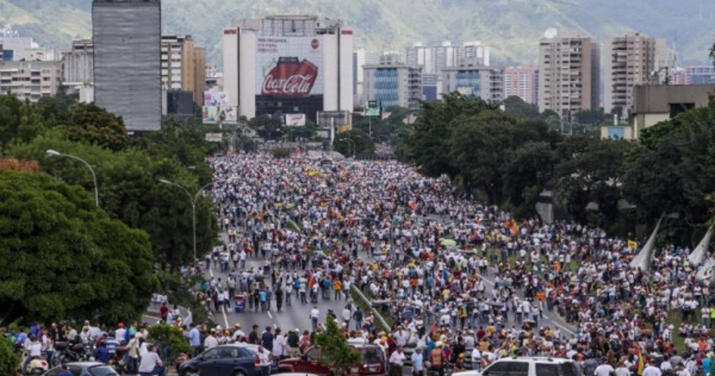 Migração está a fazer aumentar índices de envelhecimento na Venezuela, defende ONG