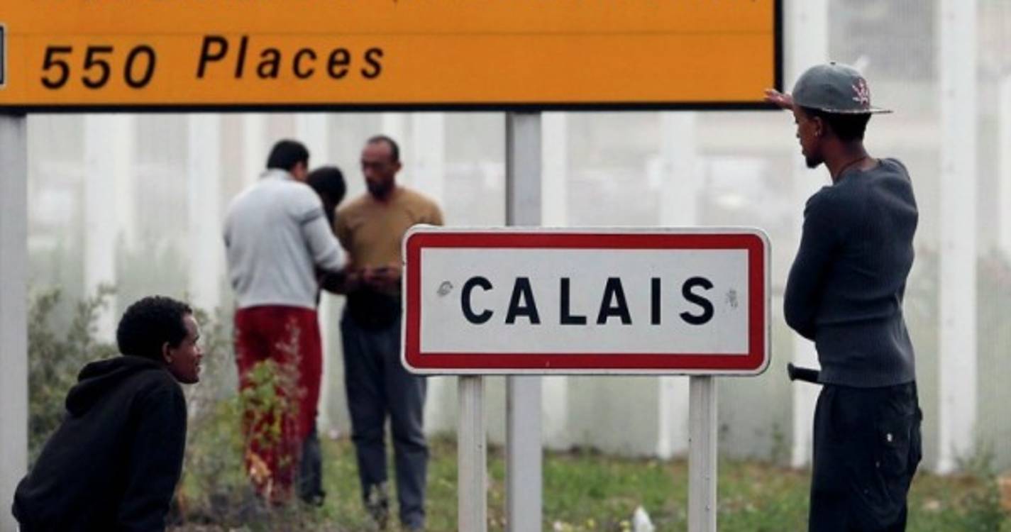 Migrações: Reino Unido financia videovigilância na costa norte de França