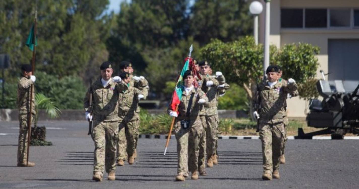 22 soldados do 4.º Curso de Praças do Exército juraram bandeira