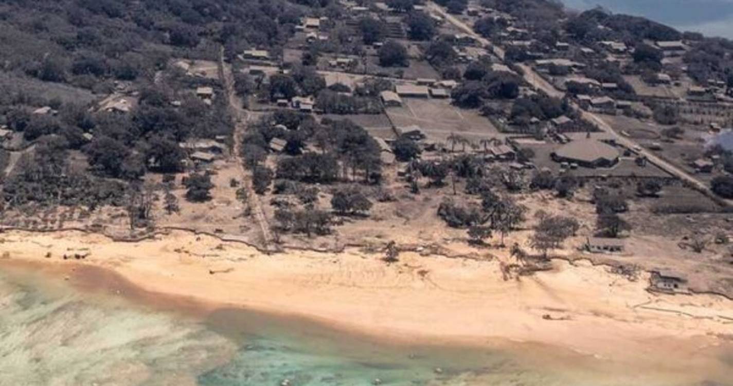 Primeiros voos de transporte com ajuda humanitária chegam a Tonga