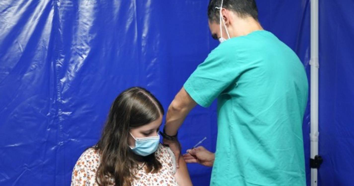 Vacinação contra covid-19 e gripe arranca hoje