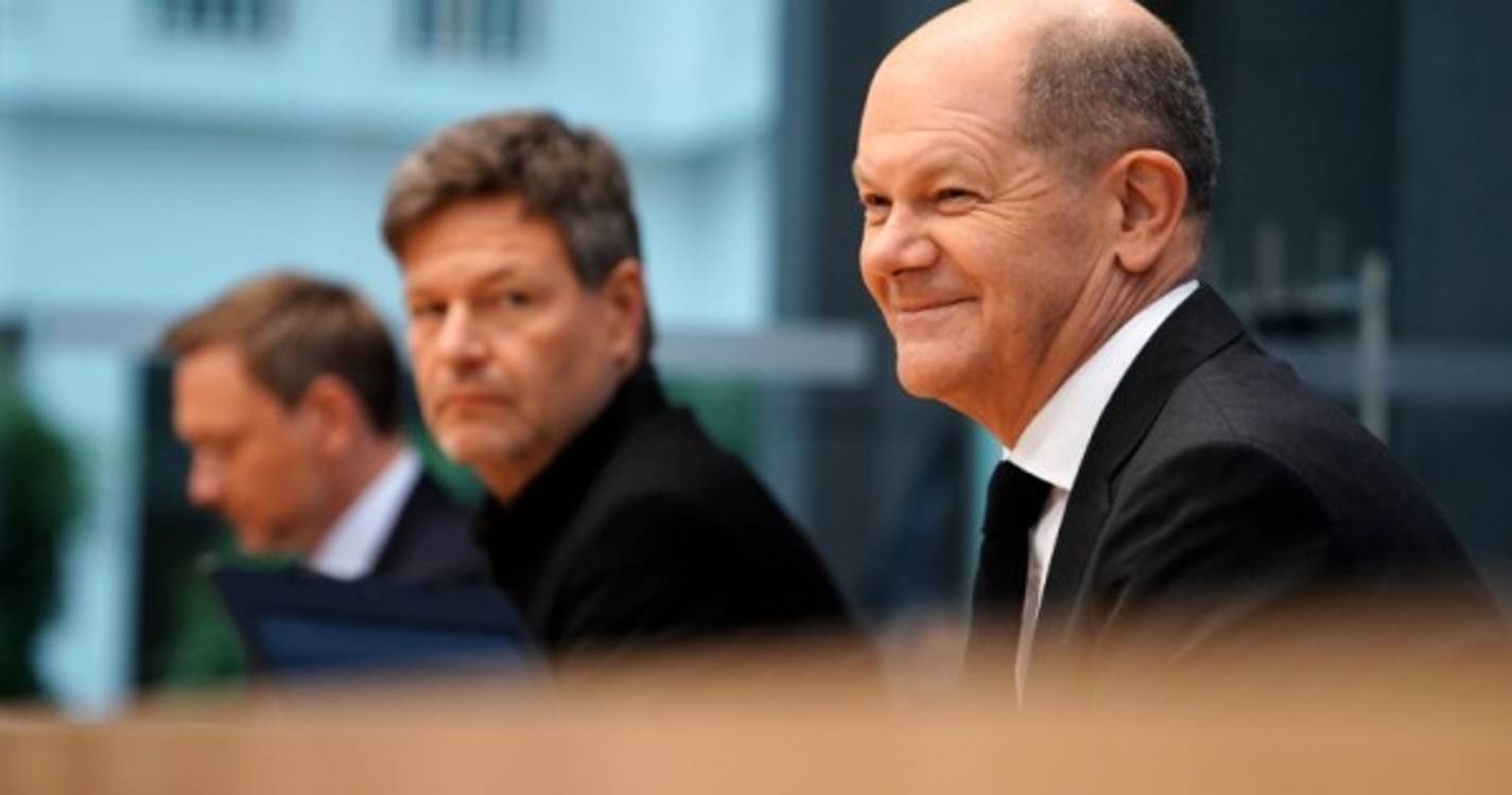 Olaf Scholz ameaça Rússia com possíveis consequências caso invada Ucrânia
