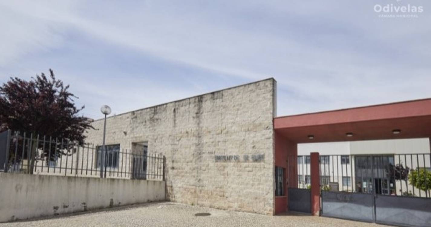 Auxiliar suspensa após agredir menino autista