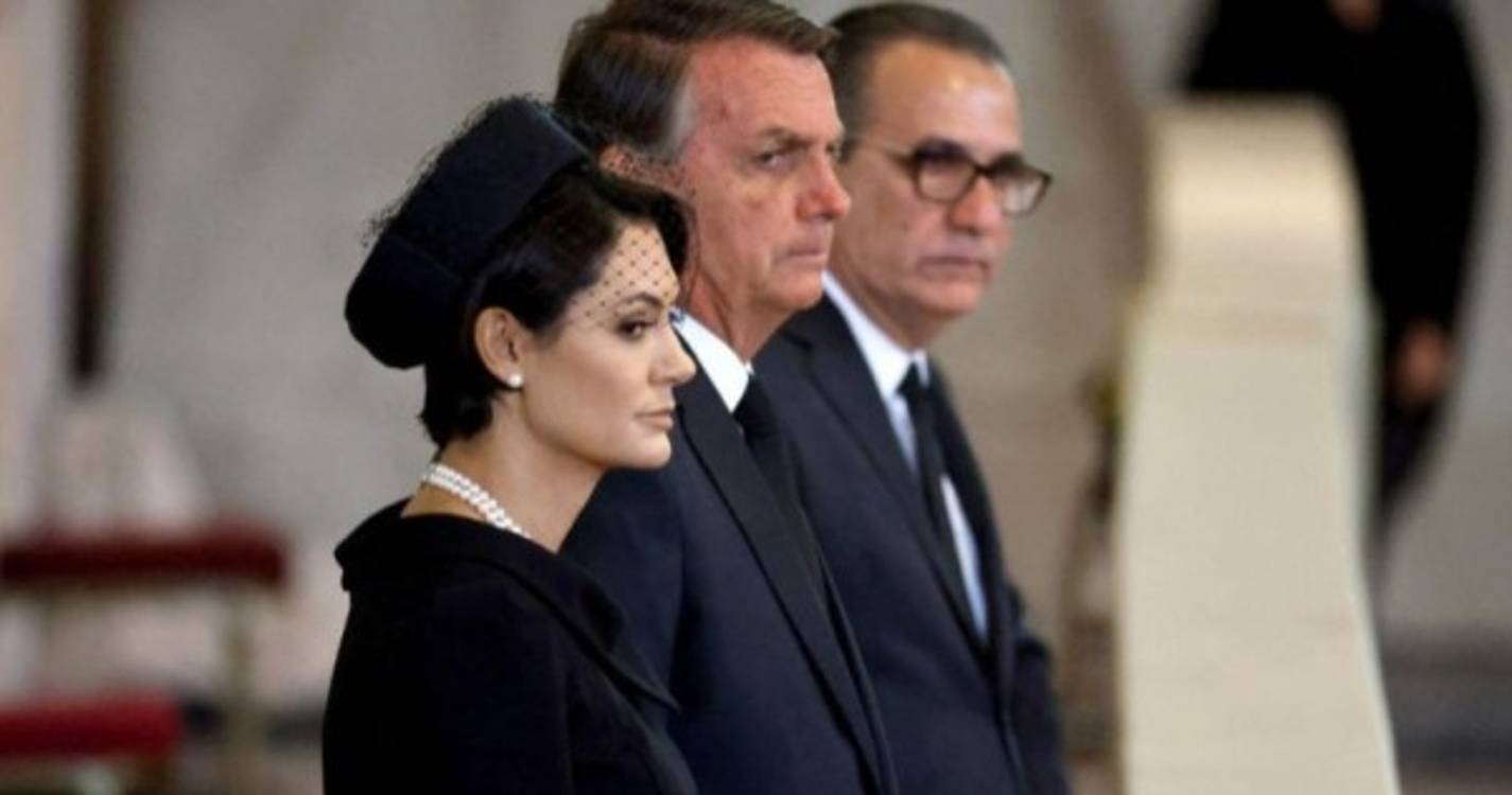 Candidatos criticam aproveitamento político de Bolsonaro no funeral de Isabel II