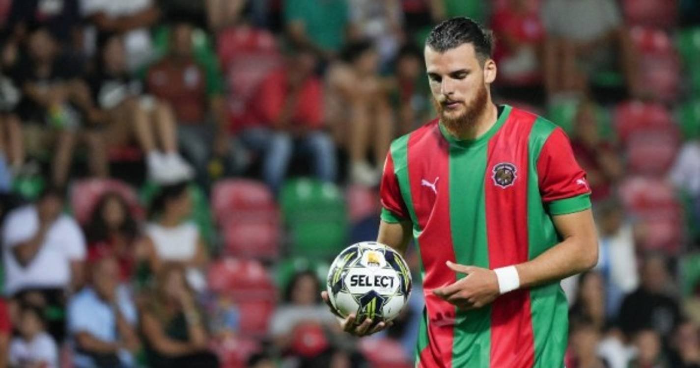 Matheus Costa renova com o Marítimo até 2026