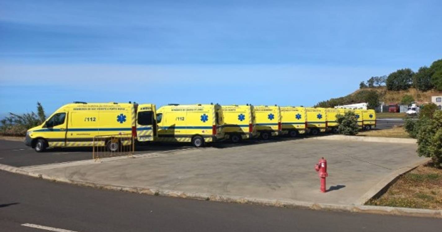 Entregues nove ambulâncias aos bombeiros (com fotos)