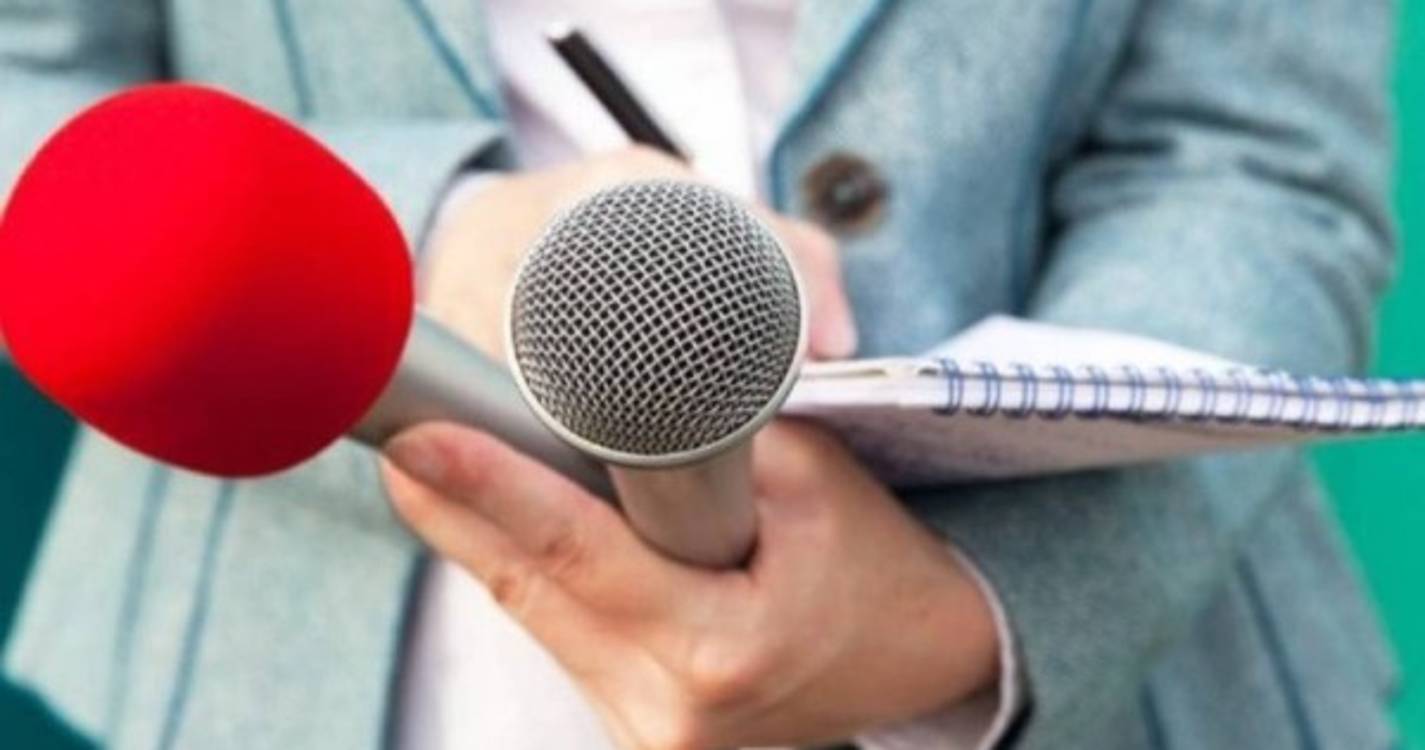 Rússia condena jornalista a seis anos de prisão por criticar a guerra