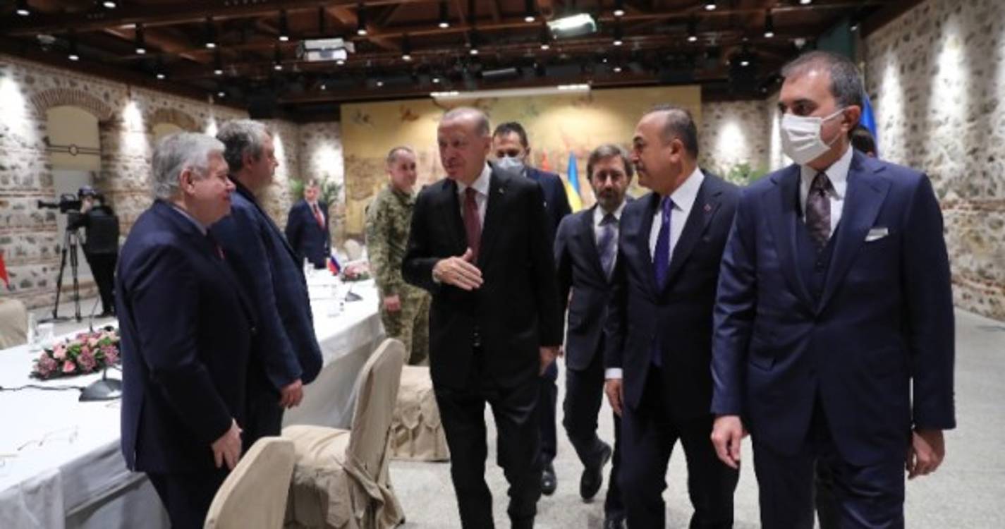 Ucrânia: Turquia saúda "progressos" nas negociações entre Kiev e Moscovo