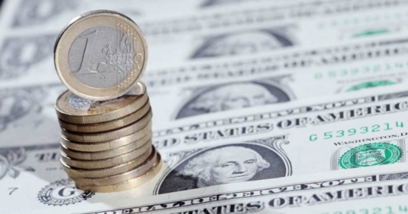 Euro sobe e volta a atingir 1,18 dólares