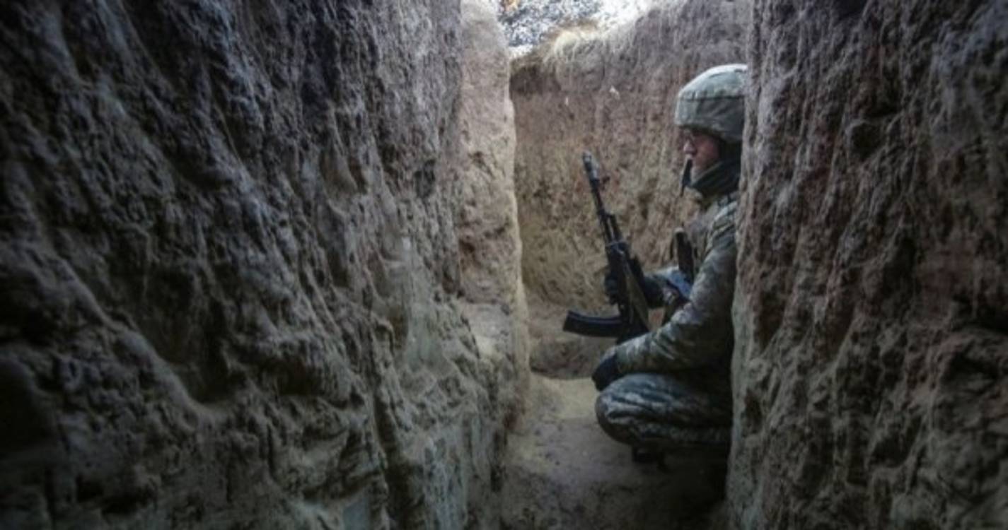 Ucrânia: Moscovo anuncia fim de manobras militares nas zonas de fronteira