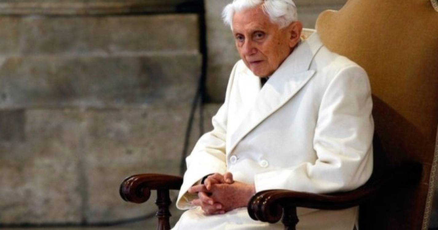 Papa emérito refuta acusação de inércia face a abusos sexuais e expressa &#34;choque e vergonha&#34;