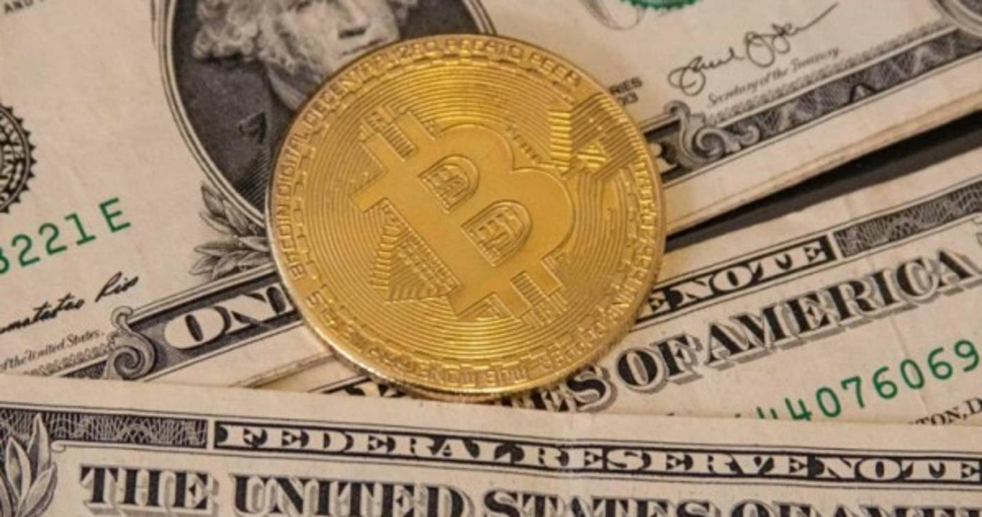 Criptomoedas podem fragmentar sistema de pagamentos em economias mais frágeis, alerta Moody’s