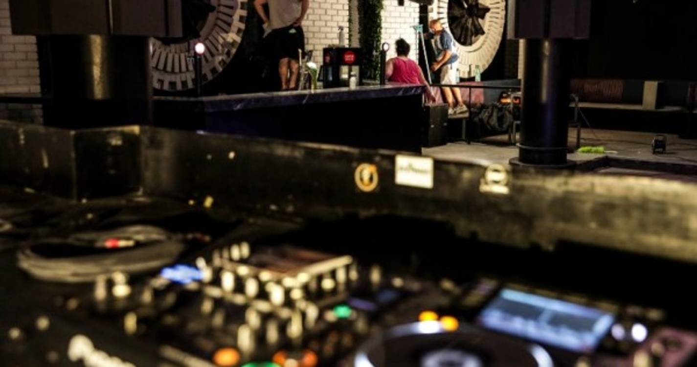 Discotecas e bares do continente reabrem no dia 14 de janeiro