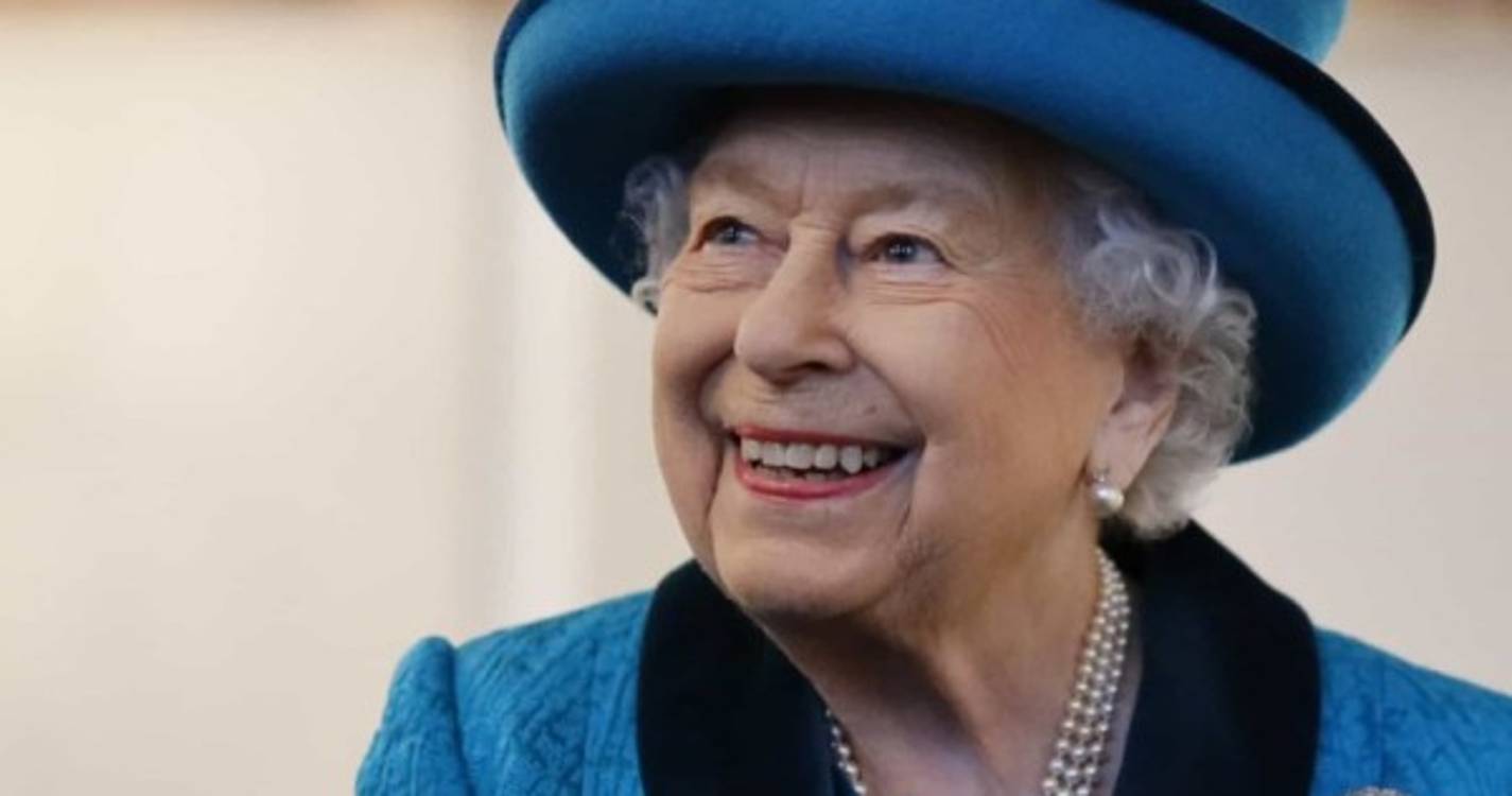 Rainha Isabel II reaparece em véspera do 70.º aniversário de reinado