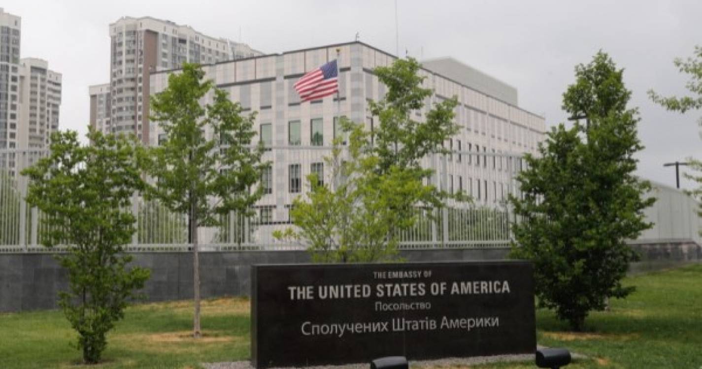 Ucrânia: Washington ordena partida das famílias de diplomatas dos EUA em Kiev