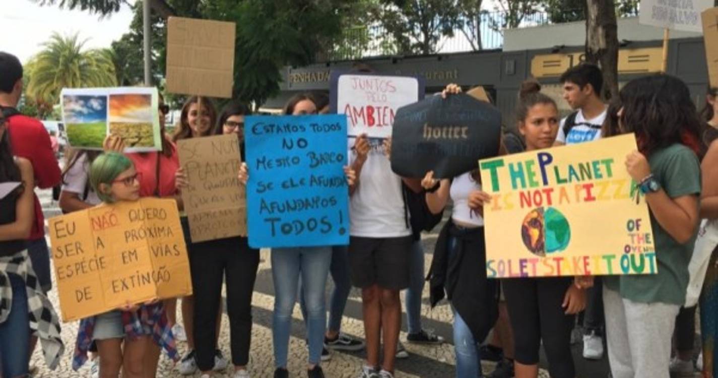 Greve climática estudantil convoca protestos com agenda alargada a problemas sociais