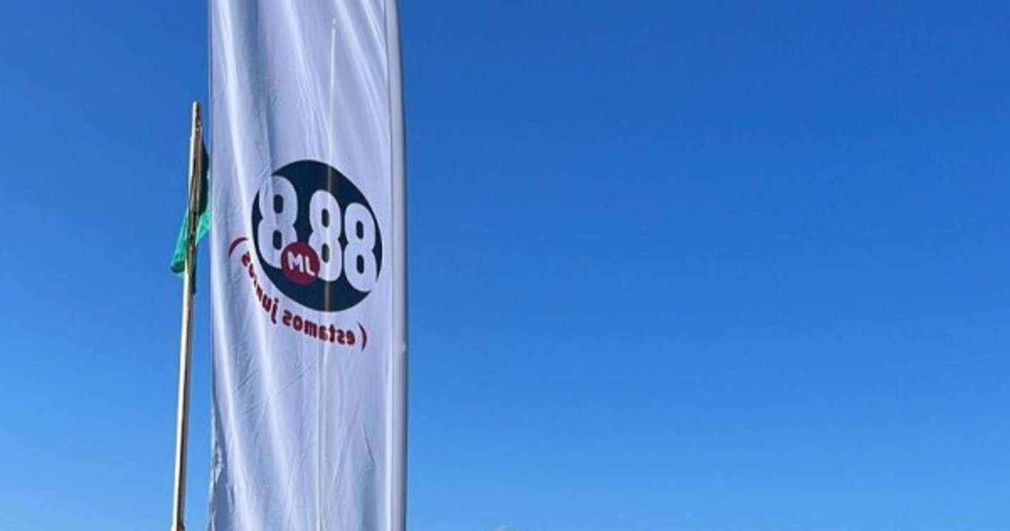 JM-FM na praia: ATL de Santa Luzia leva crianças a banhos na Barreirinha