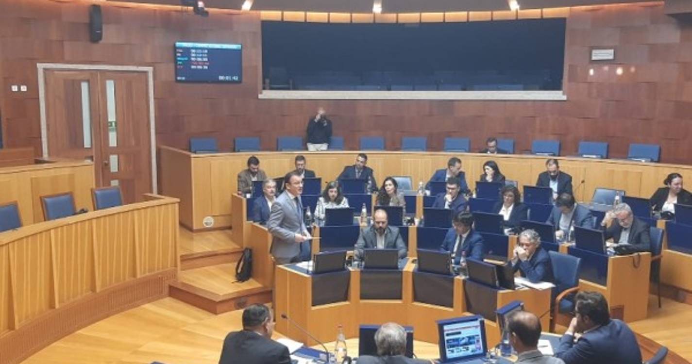 Rui Caetano diz que governo faz pressão psicológica sobre os madeirenses para "obras inúteis"