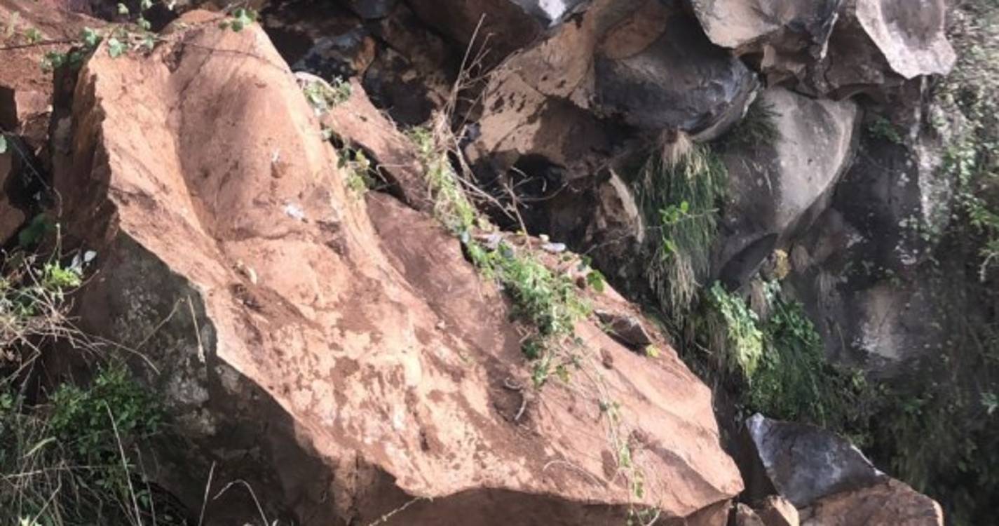 Derrocada causa apreensão na população do Espigão (com vídeo)