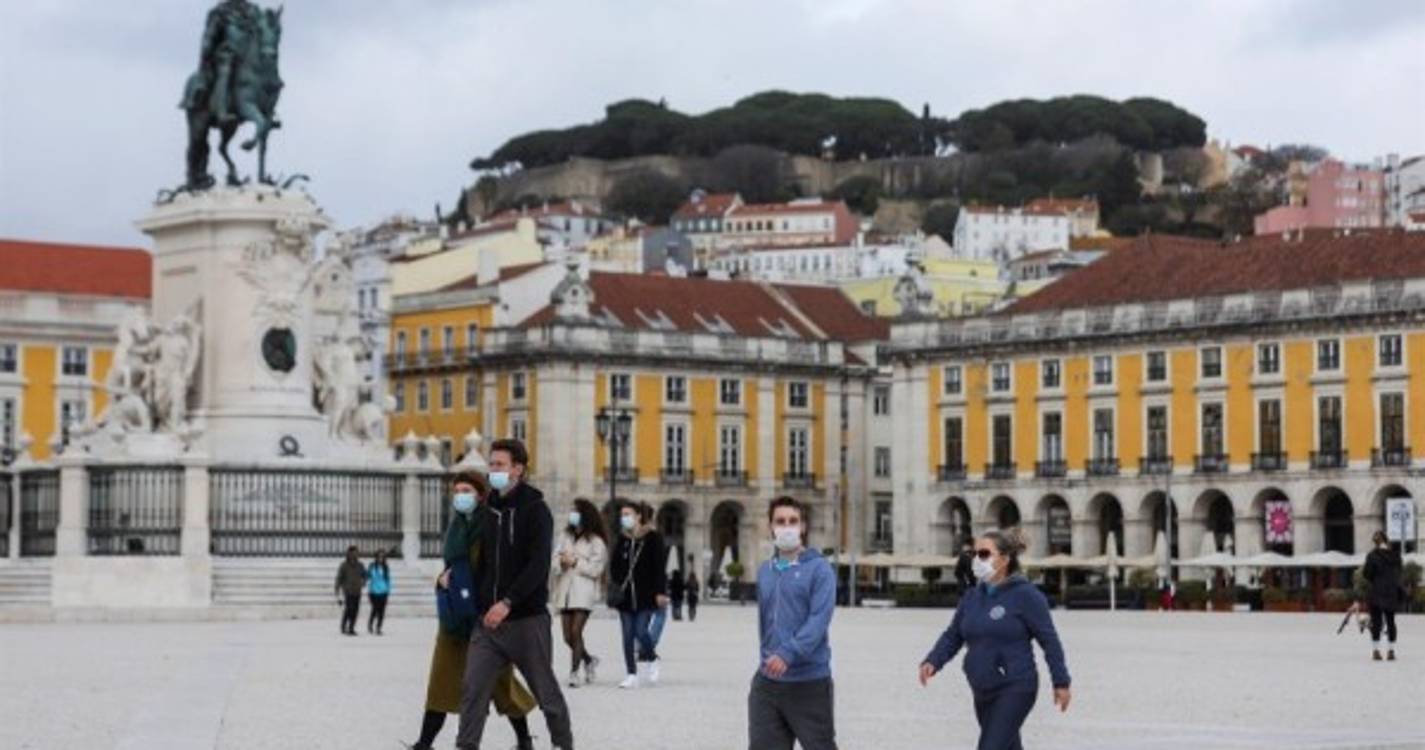 Covid-19: Satisfação dos portugueses com funcionamento da democracia "decresceu significativamente"