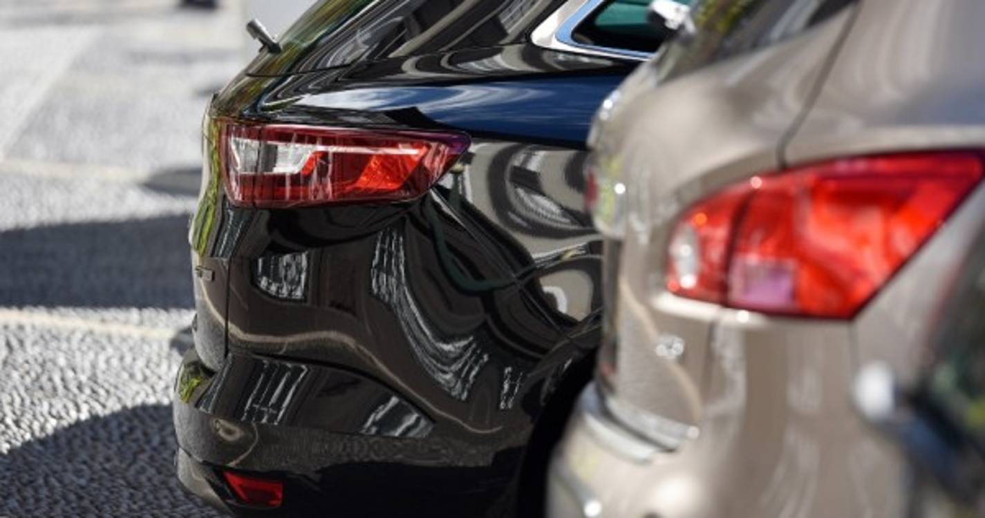 Registo de automóveis na União Europeia caiu 22,8% em dezembro