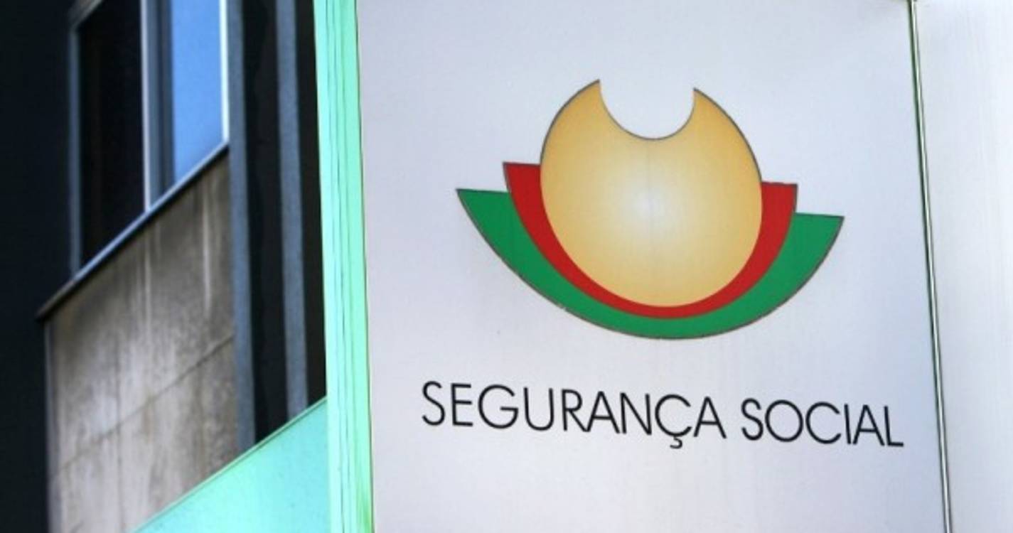 Penas suspensas para ex-funcionária da SS e marido por desviar verbas do RSI