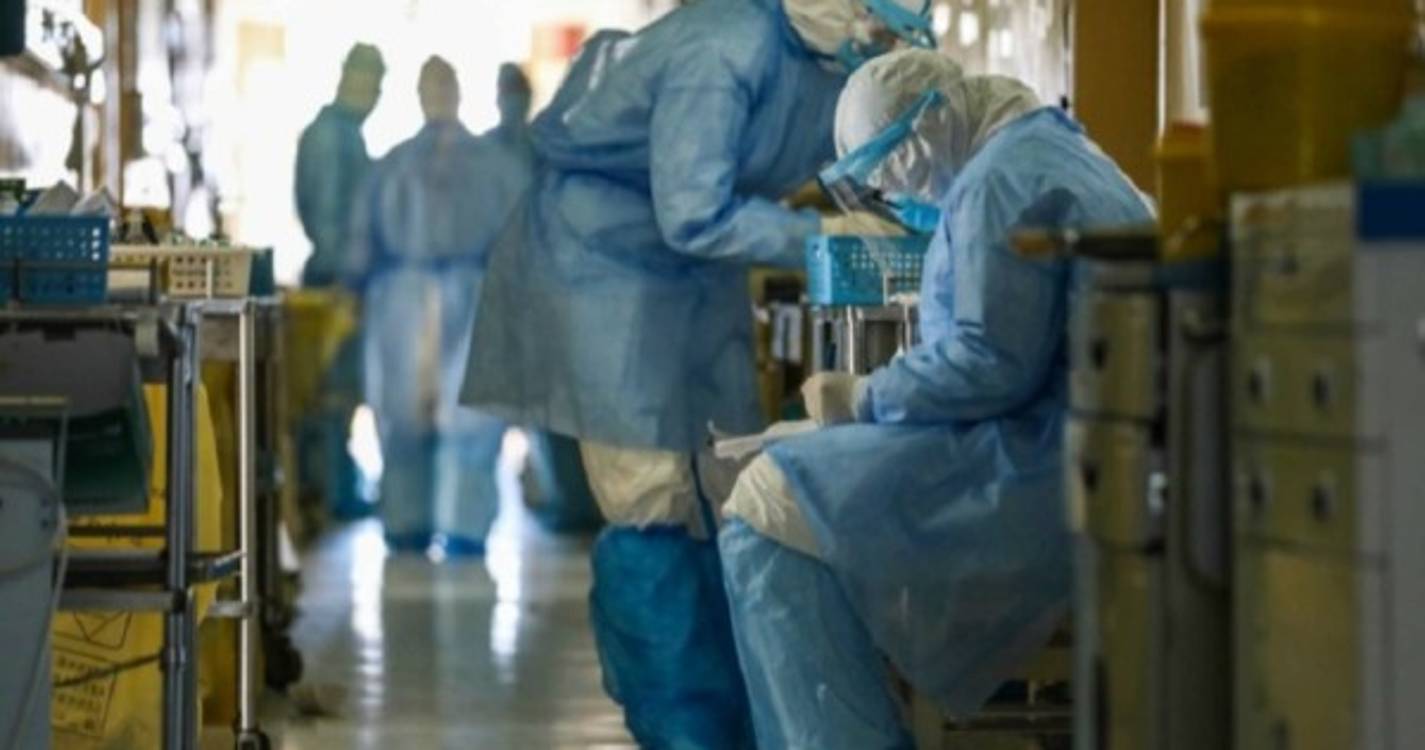 Pandemia já matou pelo menos 2,89 milhões de pessoas no mundo