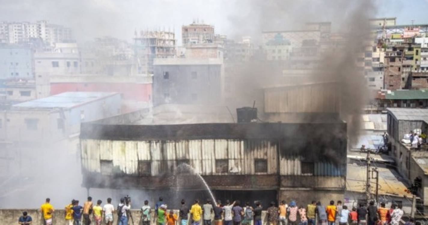 Explosão em Bangladesh provoca três mortes e 40 feridos