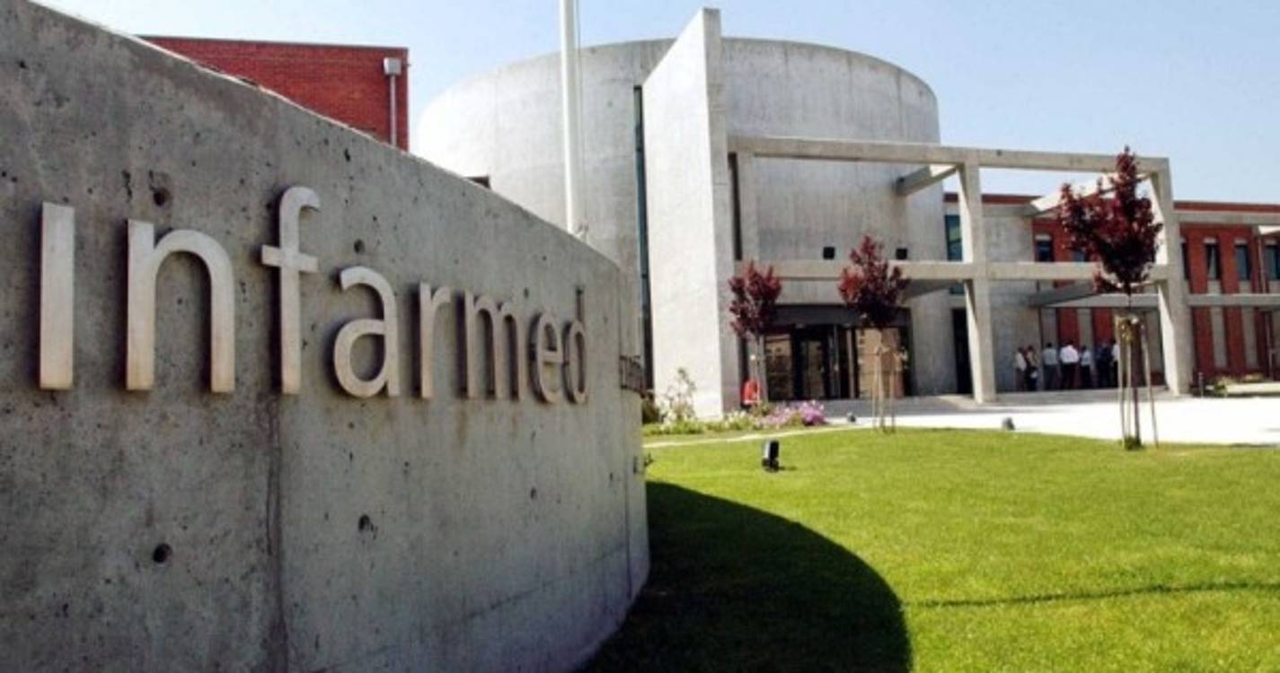 Infarmed suspende venda de um lote do medicamento anti-inflamatório Nimesulida