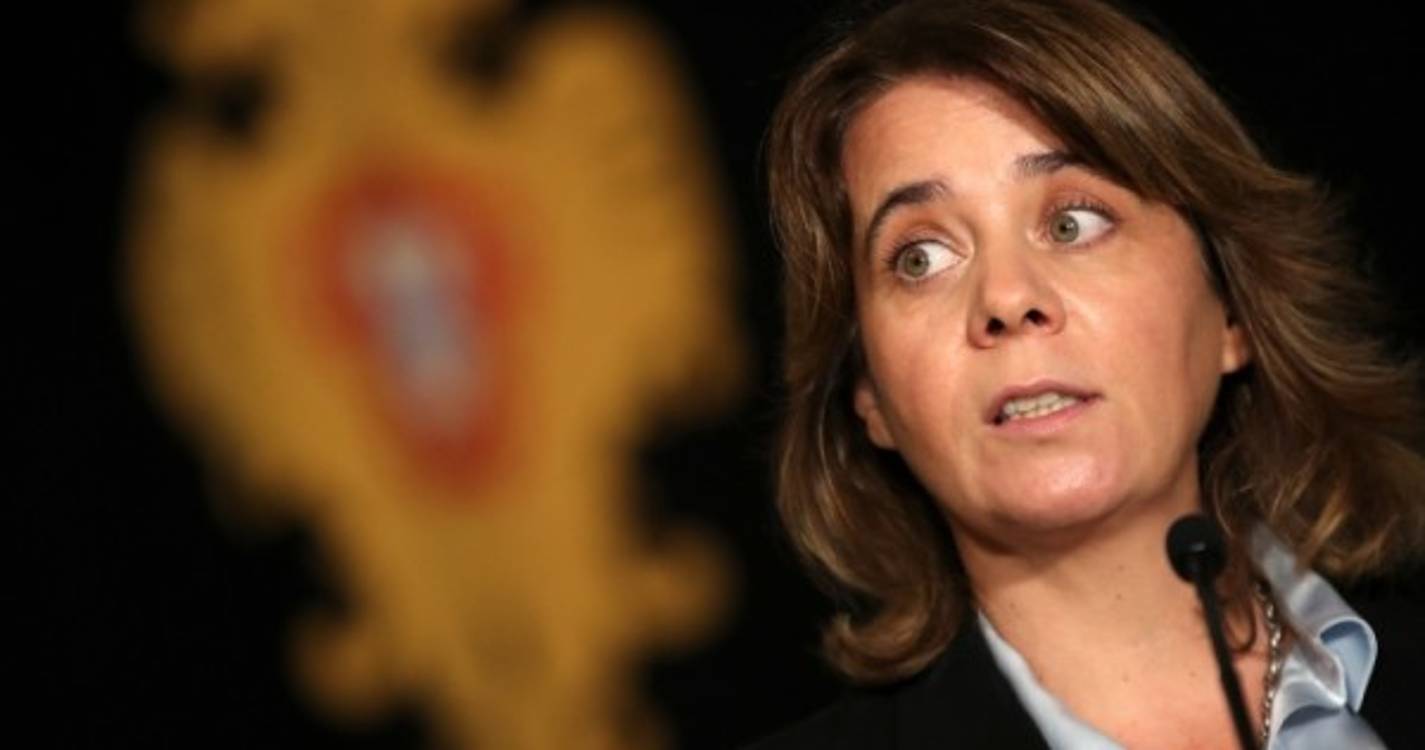 Covid-19: Vacinação bem-sucedida deve-se a SNS e população, diz Catarina Martins