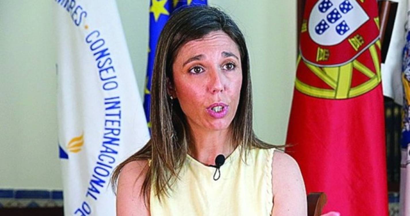 Bastonária da Ordem dos Enfermeiros acusada pelo MP de peculato e falsificação de documento