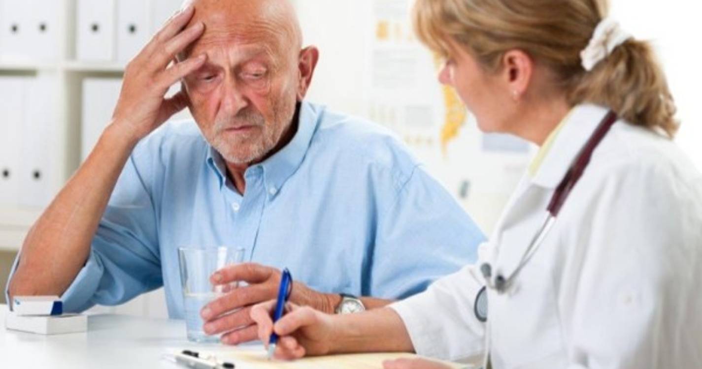 Farmácias devem ter papel na referenciação de doentes e cuidadores