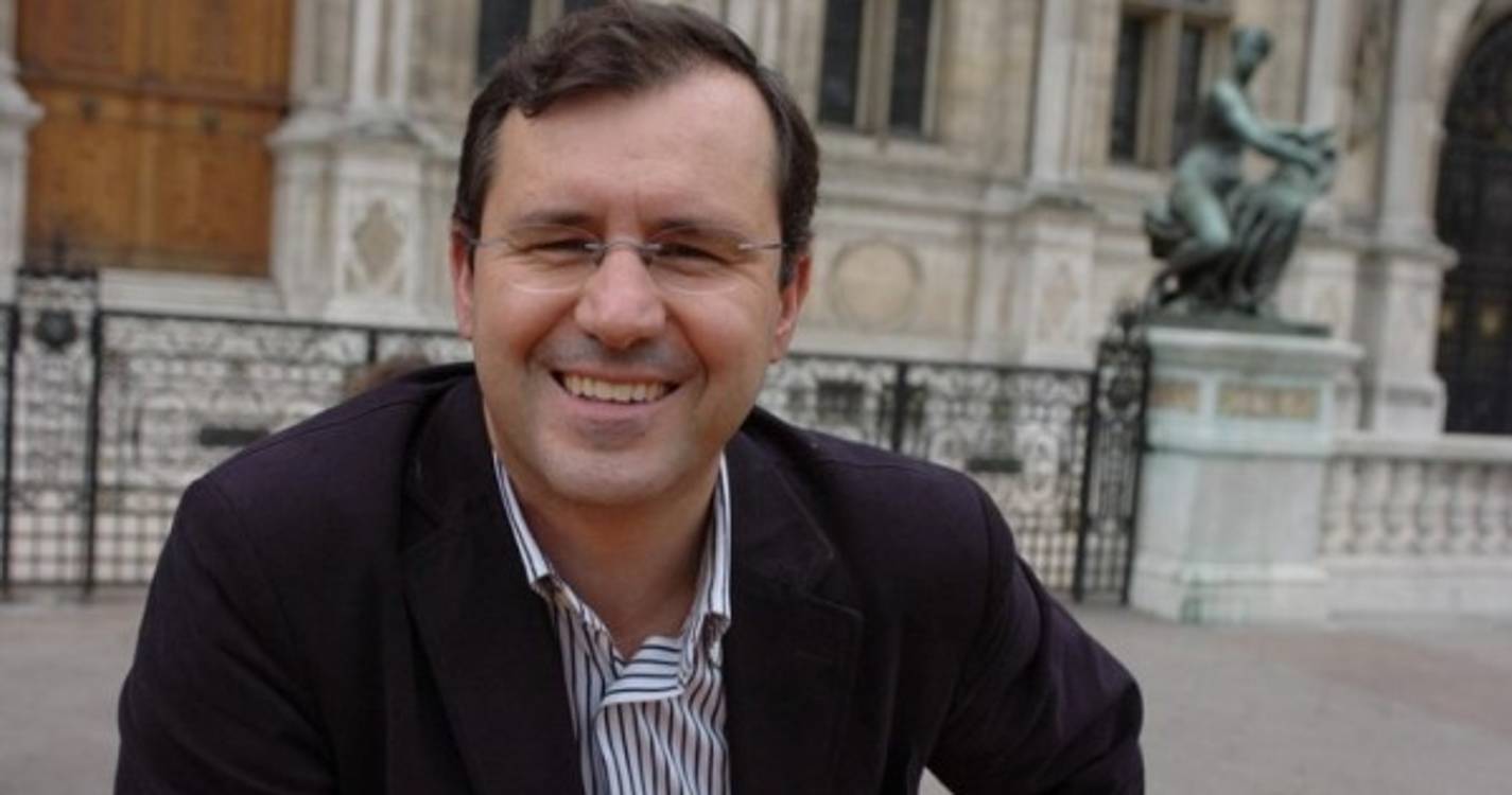 Vereador português de Paris demite-se após conflito interesses