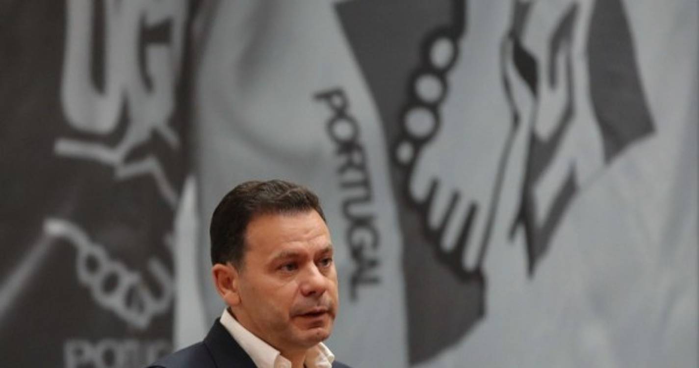 Luís Montenegro acusa Costa de ter sido incapaz de resolver questão dos metadados