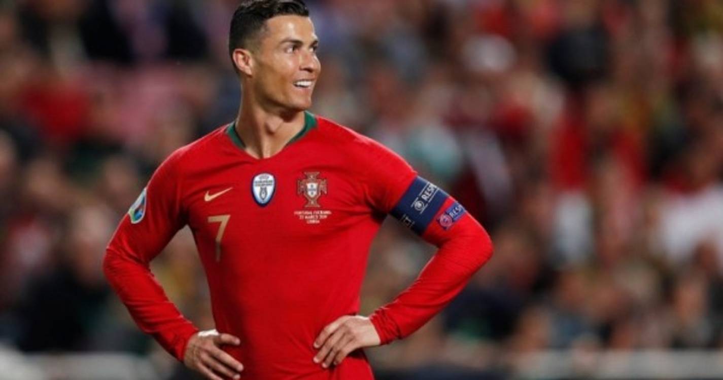 Estátua de cera ‘leva’ Cristiano Ronaldo a Times Square (com foto)