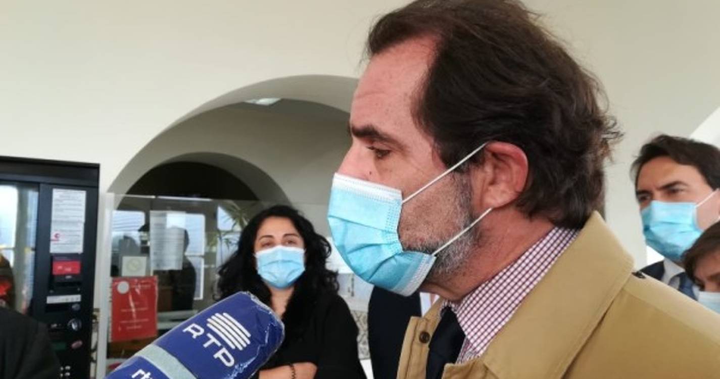 Governo prepara um piso nos Marmeleiros para doentes covid