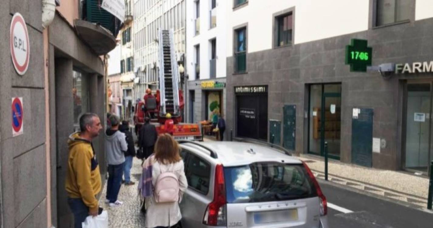 Um esquecimento obrigou a uma operação dos bombeiros no Funchal (com vídeo)