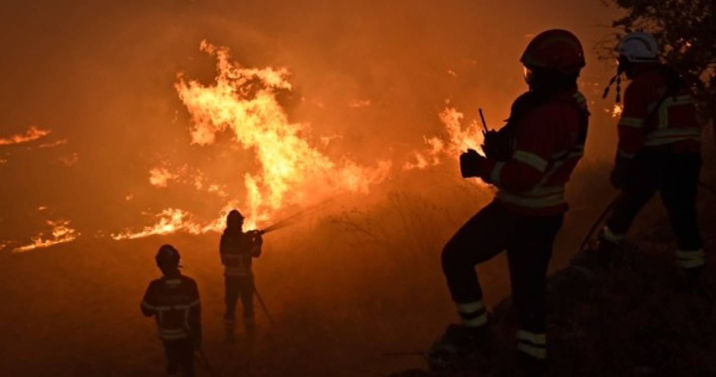 Incêndio em La Palma obriga à retirada de 2.000 pessoas