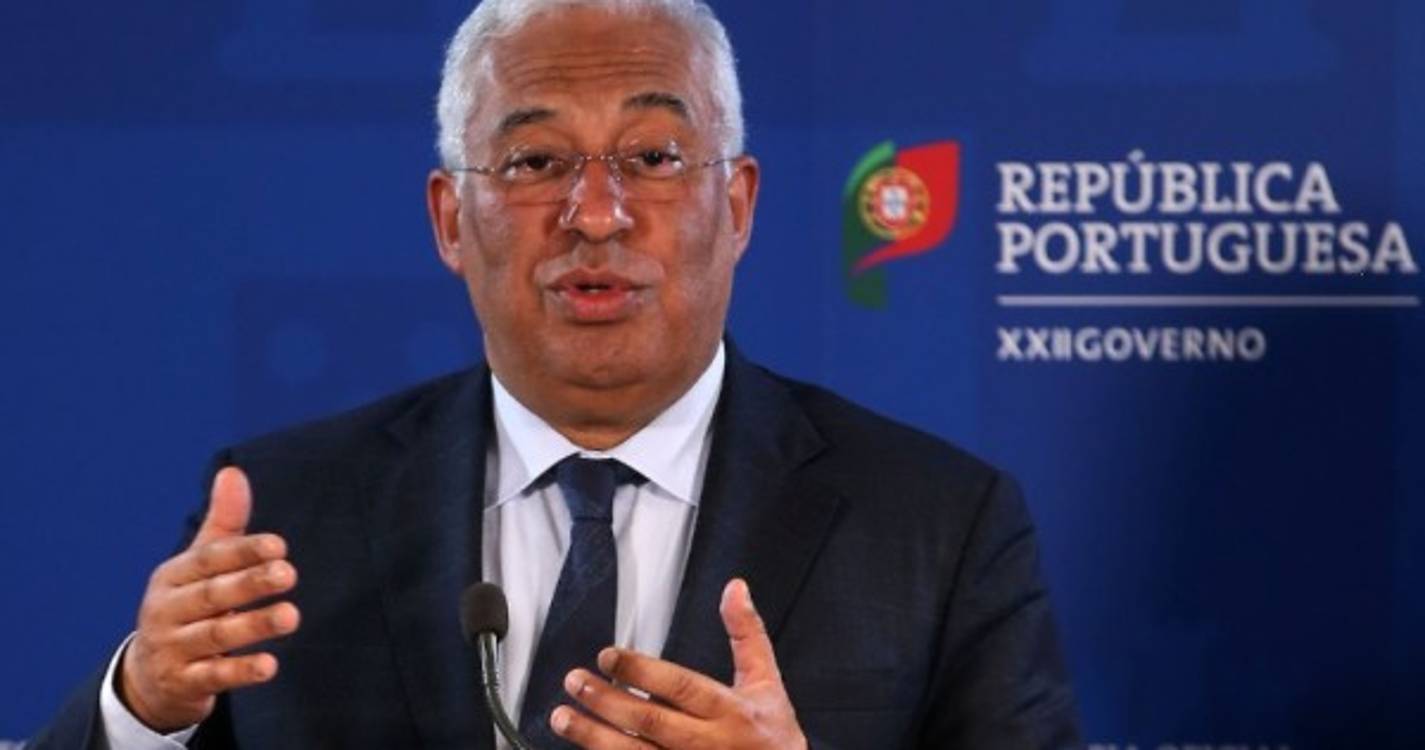 Primeiro-ministro apresenta plano de reabertura do país "a conta-gotas"