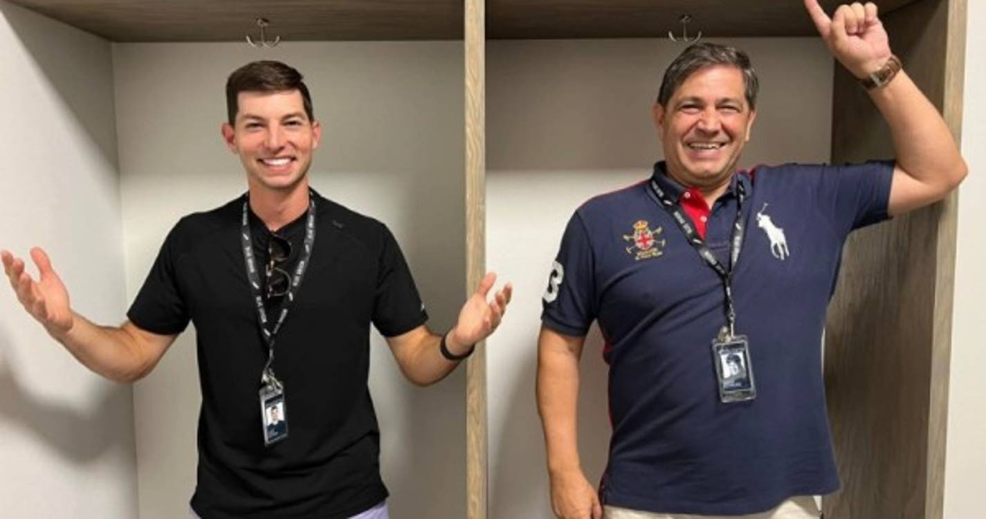 Mário Ferreira leva garrafa de vinho do Porto para o espaço