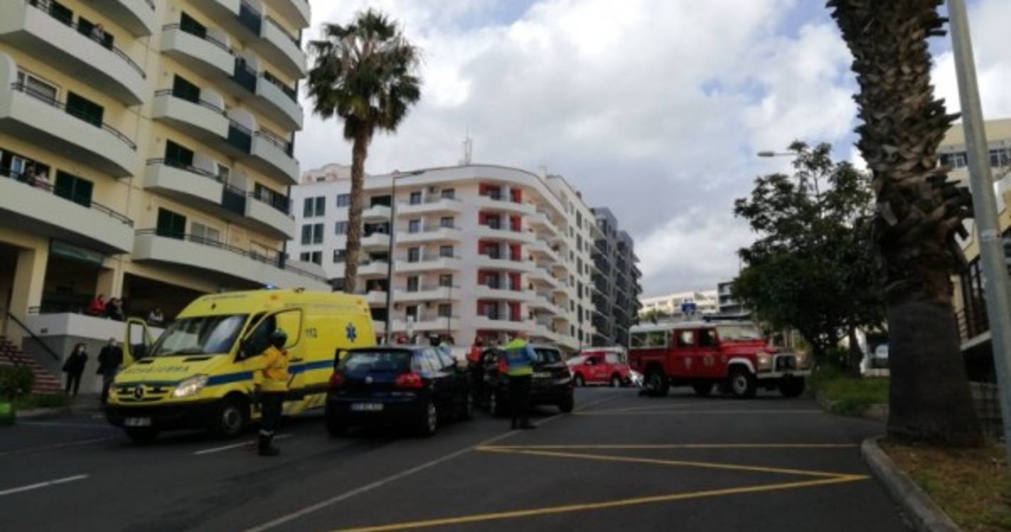 Acidente faz um ferido na Rua Nova do Vale da Ajuda