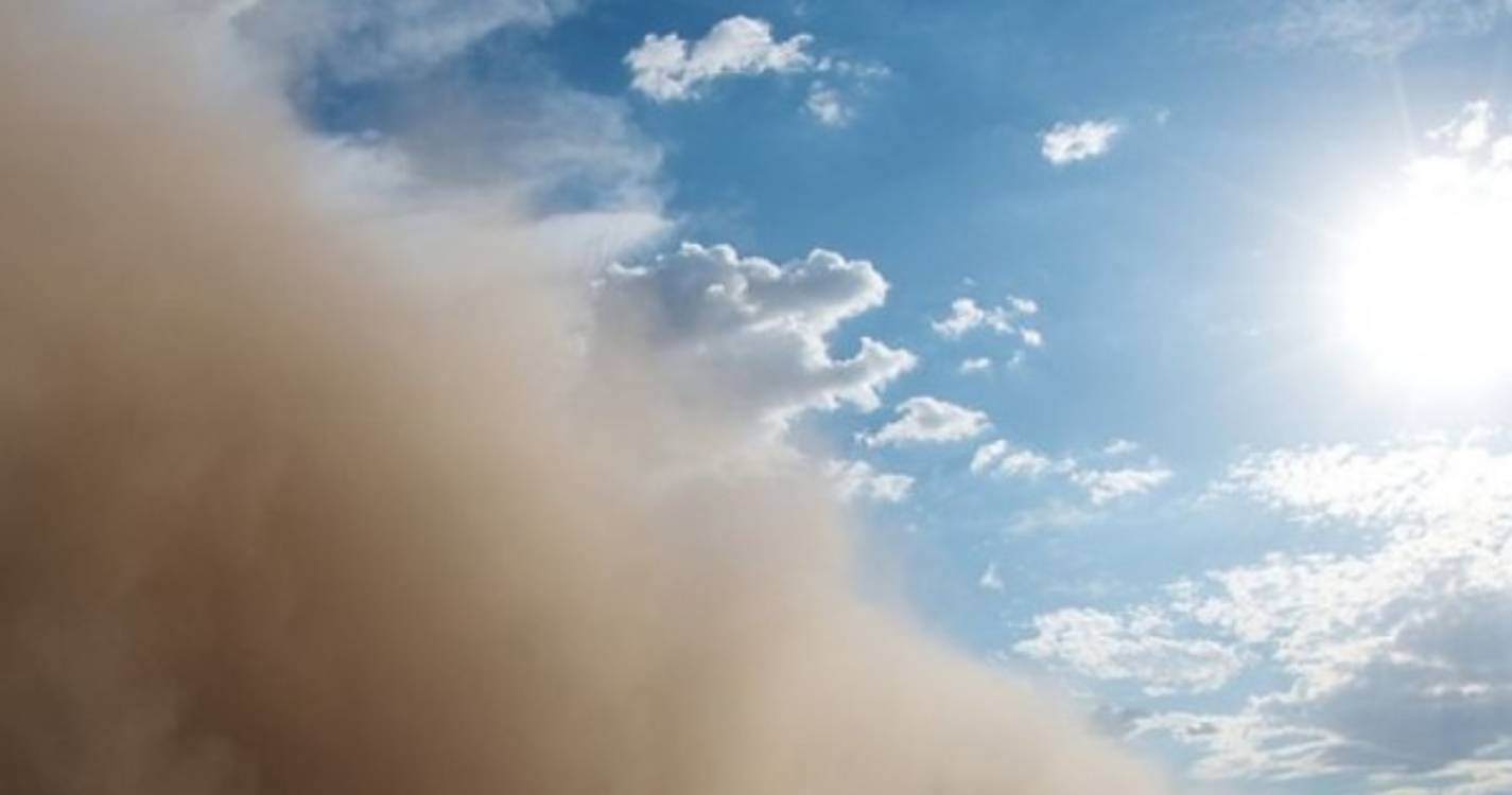 Poeiras vindas do norte de África sobre Portugal continental até quinta-feira