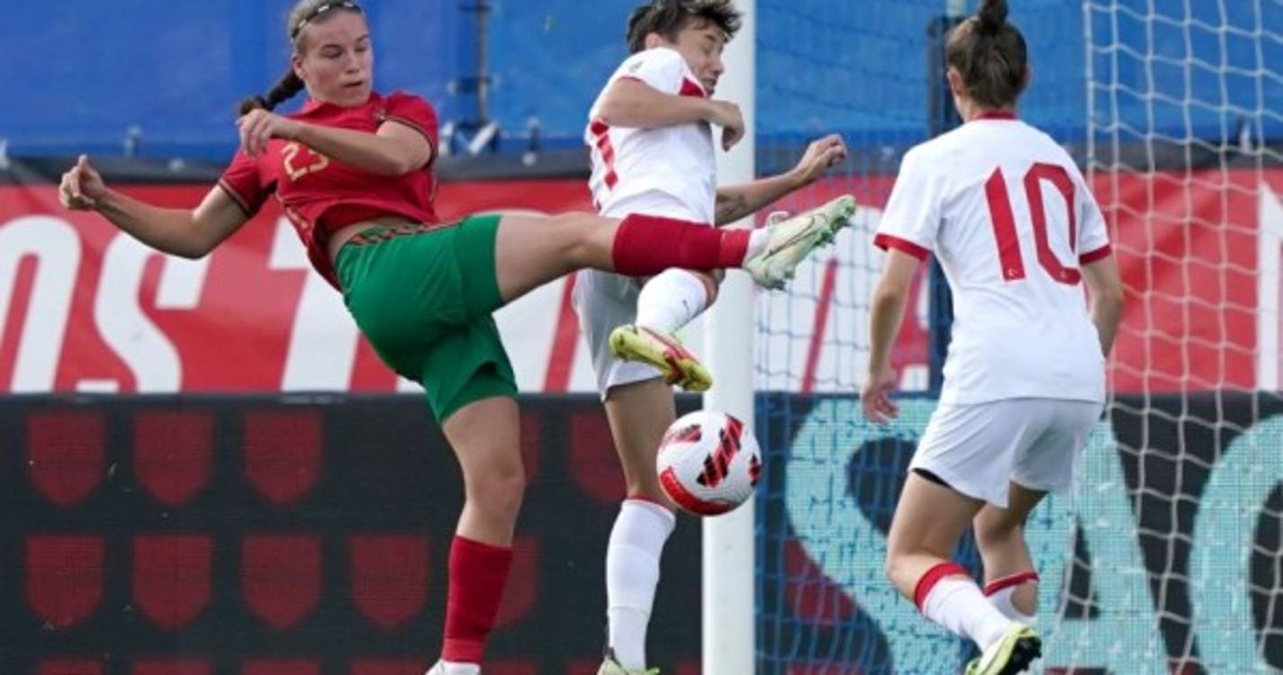 Telma Encarnação abre caminho do 'play-off' a Portugal